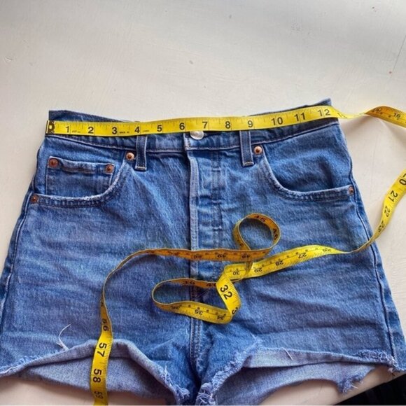 Levis Premium Ribcage Shorts Size 26 Urban Oasis Button Fly High Waist Cowgirl - Picture 11 of 15